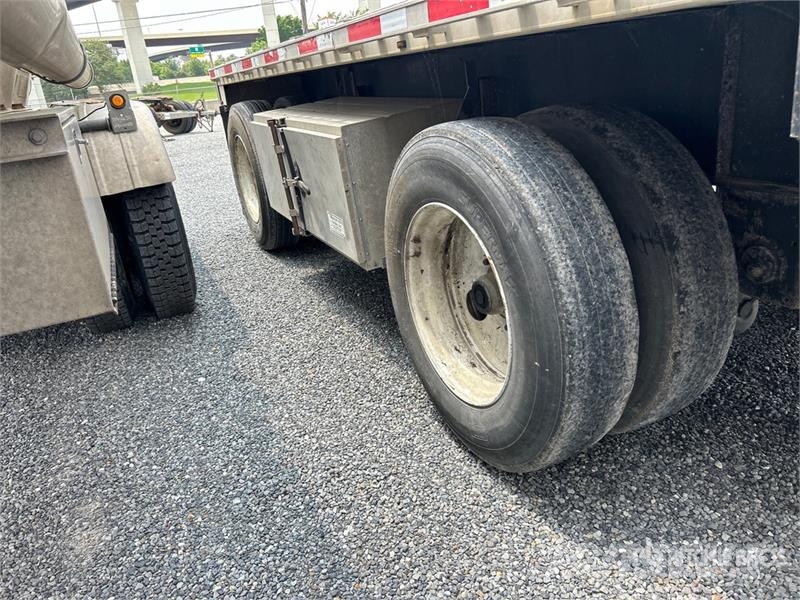 Transcraft 48 ft T/A Spread Axle Flatbed Trailer Lavaperävaunut