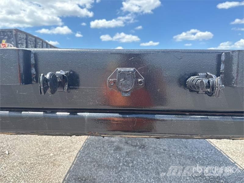 Transcraft L-2000H 48 ft T/A Spread Axle Flatbed Trailer Platformas/izkraušana no sāniem