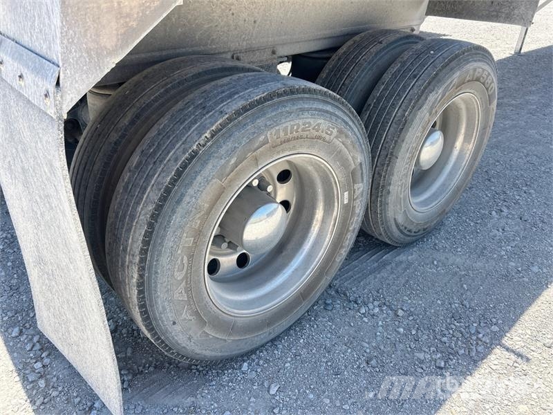 Travis 35 ft T/A Aluminum Frameless End Dump Trailer Savivartės priekabos