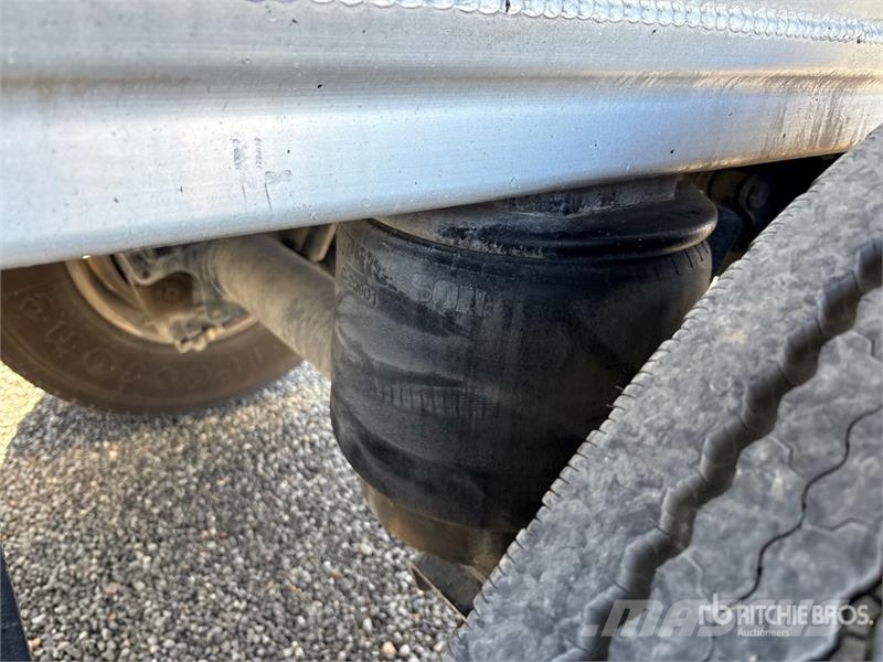 Travis S/97 39 ft T/A Aluminum End Dump Trailer Tipper trailers
