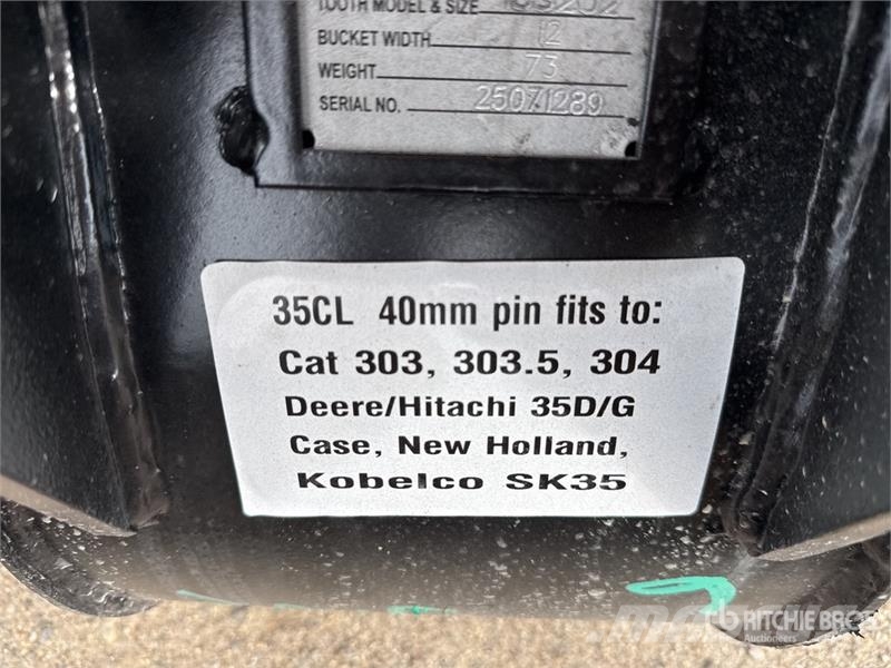 Trojan 12 in Digging Excavator Bucket - Fits 40mm Cat 303 Kašike / Korpe