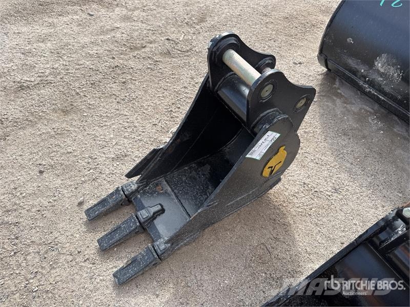 Trojan 12 in Digging Excavator Bucket - Fits 40mm Cat 303 Bakken