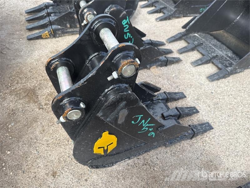 Trojan 12 in Digging Excavator Bucket - Fits 40mm Cat 303 Kašike / Korpe