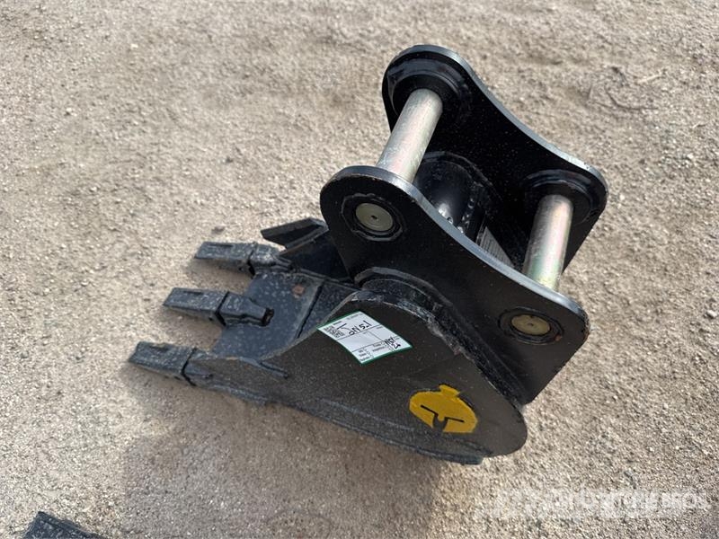 Trojan 12 in Digging Excavator Bucket - Fits 40mm Cat 303 Bakken