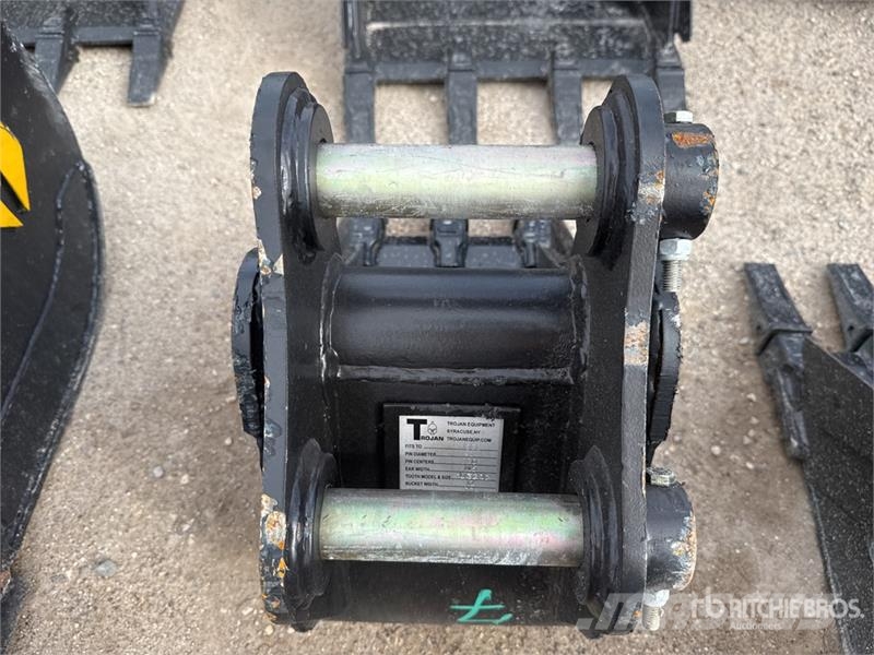 Trojan 12 in Digging Excavator Bucket - Fits 40mm Cat 303 Kašike / Korpe