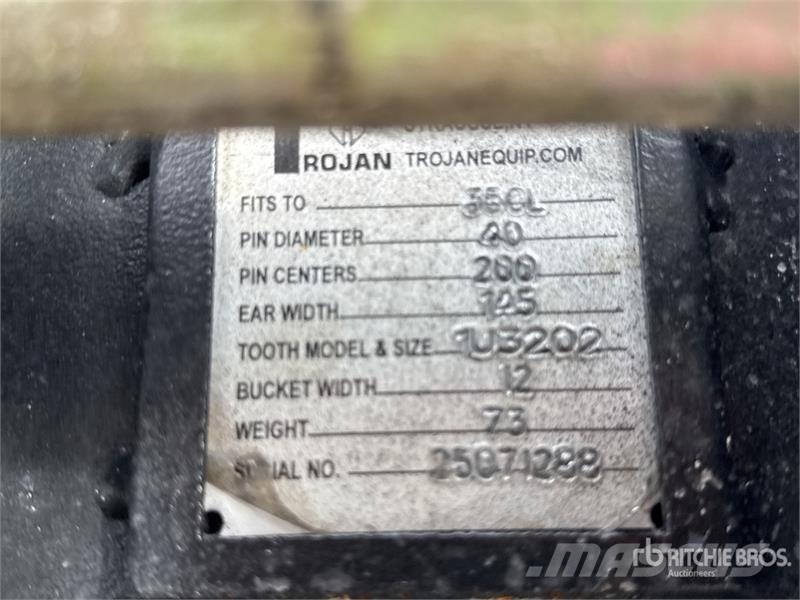 Trojan 12 in Digging Excavator Bucket - Fits 40mm Cat 303 Bakken