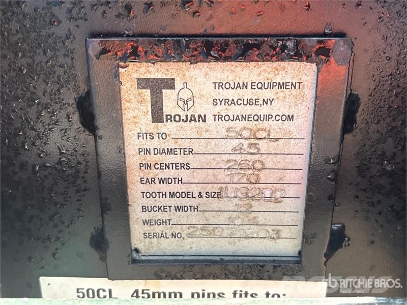 Trojan 12 in Digging Excavator Bucket - Fits Cat 305/305. Baldes