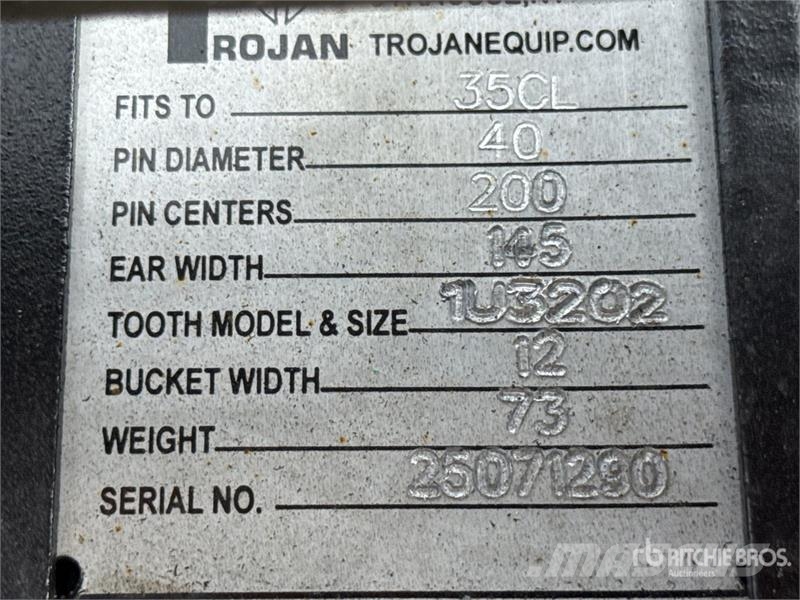 Trojan 12 in Digging Excavator Bucket - Fits 40mm Cat 303 Kašike / Korpe