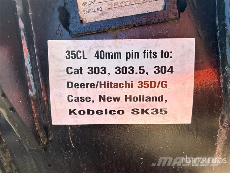 Trojan 12 in Digging Excavator Bucket - Fits Cat 303/303. Baldes