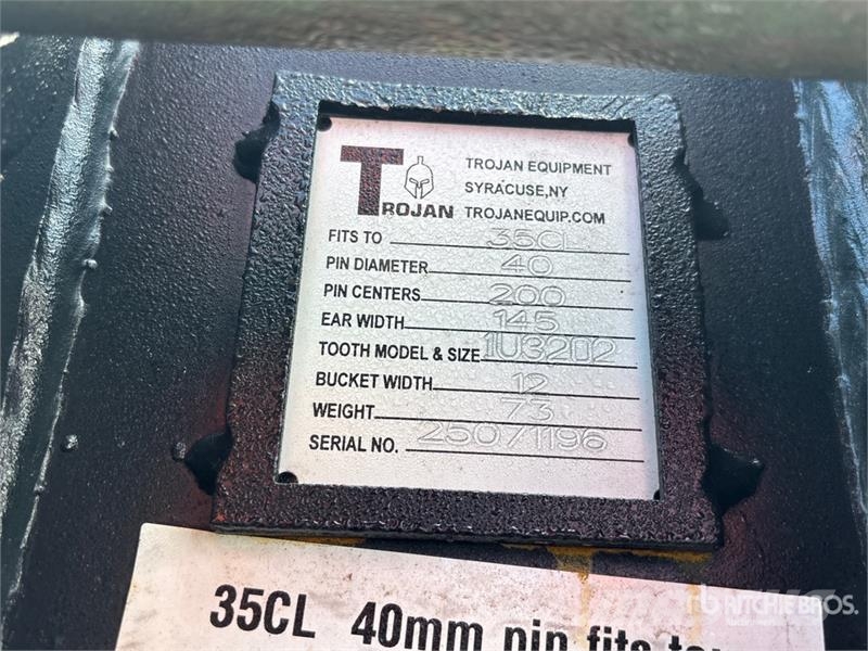 Trojan 12 in Digging Excavator Bucket Skovle