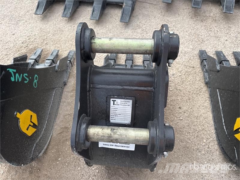 Trojan 12 in Digging Excavator Bucket - Fits 45mm Cat 303 Bakken