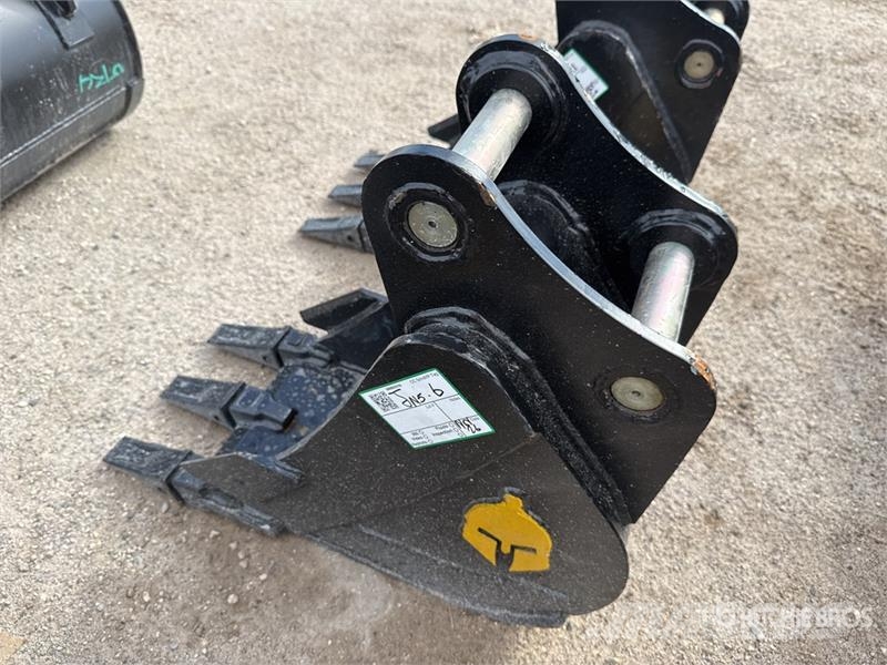 Trojan 12 in Digging Excavator Bucket - Fits 40mm Cat 303 Kašike / Korpe