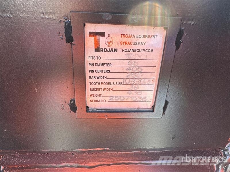 Trojan 120CL 36 in Digging Excavator Bucket - Fits 65 mm Schaufeln