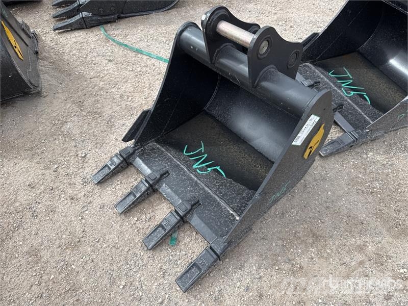 Trojan 24 in Digging Excavator Bucket - Fits 40mm Cat 303 Bakken