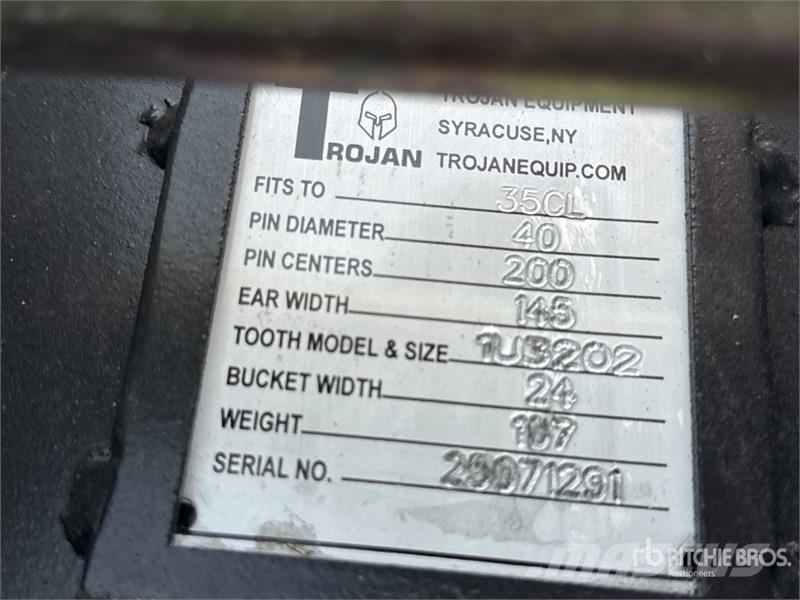 Trojan 24 in Digging Excavator Bucket - Fits 40mm Cat 303 Bakken