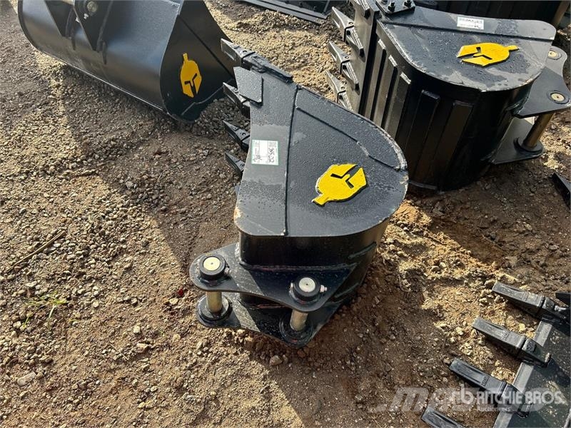 Trojan 24 in Digging Excavator Bucket - Fits Cat 305/305. Baldes