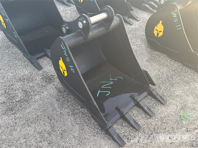 Trojan 24 in Digging Excavator Bucket - Fits 45mm Cat 305 Bakken