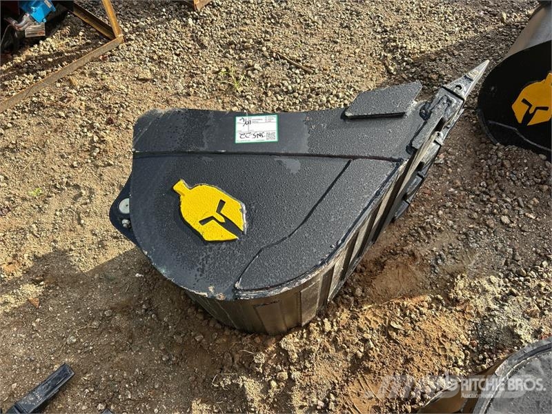 Trojan 24 in Digging Excavator Bucket - Fits Cat 305/305. Baldes