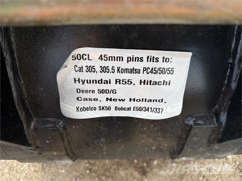 Trojan 24 in Digging Excavator Bucket - Fits 45mm Cat 305 Kašike / Korpe