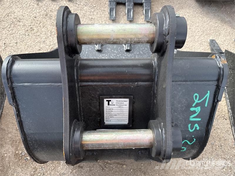 Trojan 24 in Digging Excavator Bucket - Fits 45mm (Unused Skovle