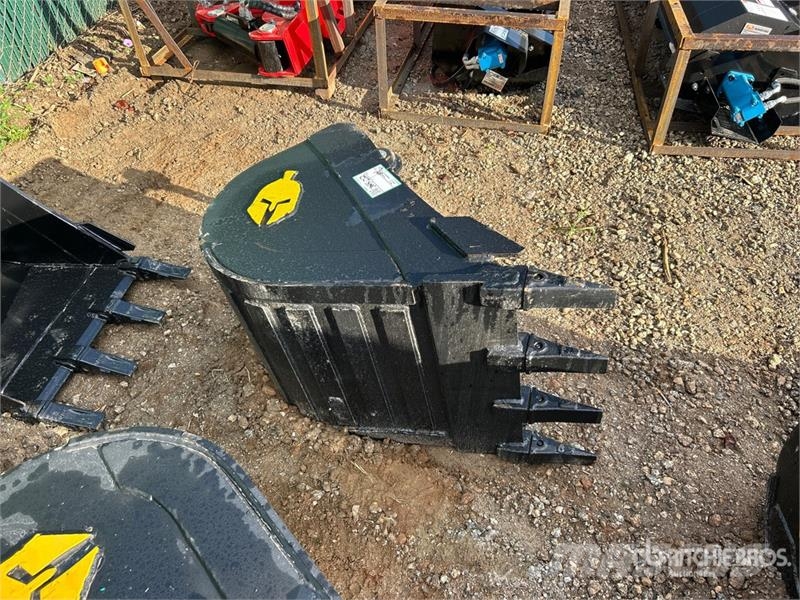 Trojan 24 in Digging Excavator Bucket - Fits Cat 305/305. Baldes