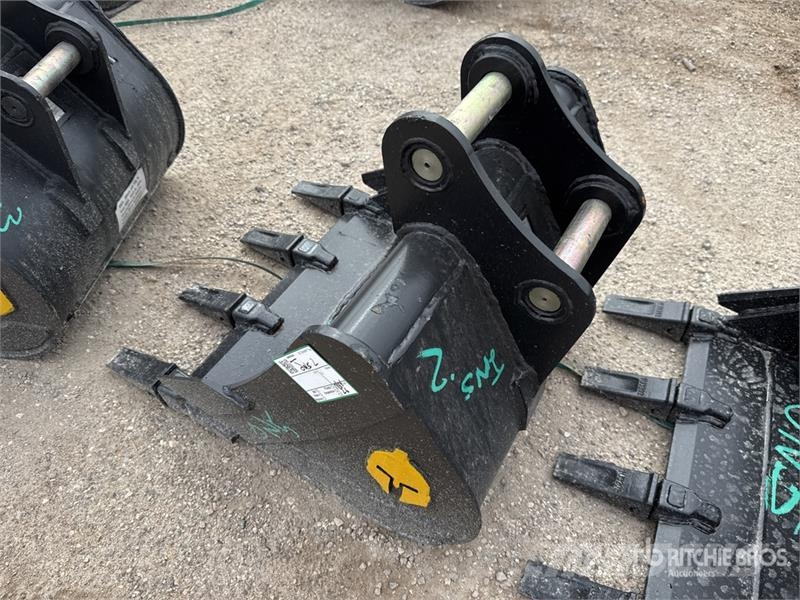 Trojan 24 in Digging Excavator Bucket - Fits 40mm Cat 303 Bakken