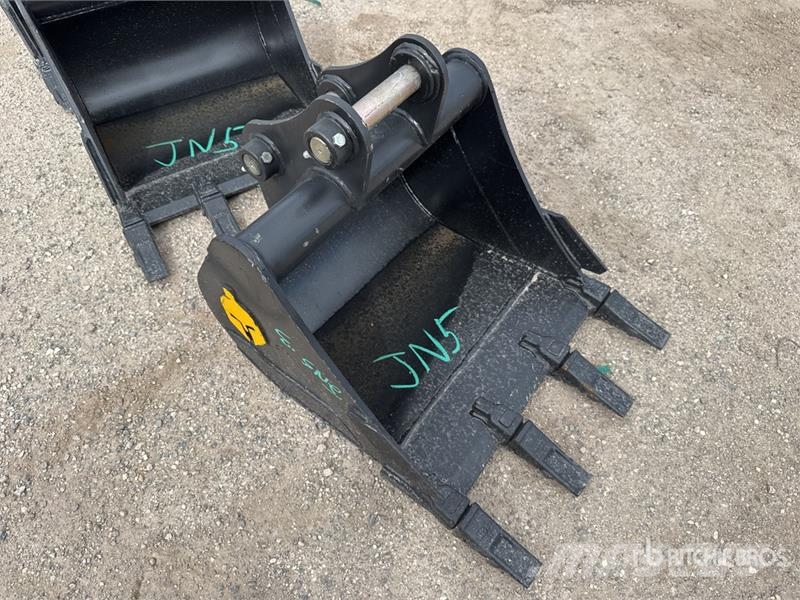 Trojan 24 in Digging Excavator Bucket - Fits 40mm Cat 303 Bakken