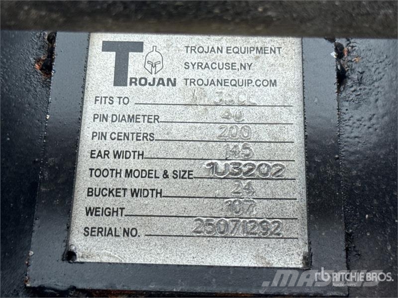 Trojan 24 in Digging Excavator Bucket - Fits 40mm Cat 303 Bakken