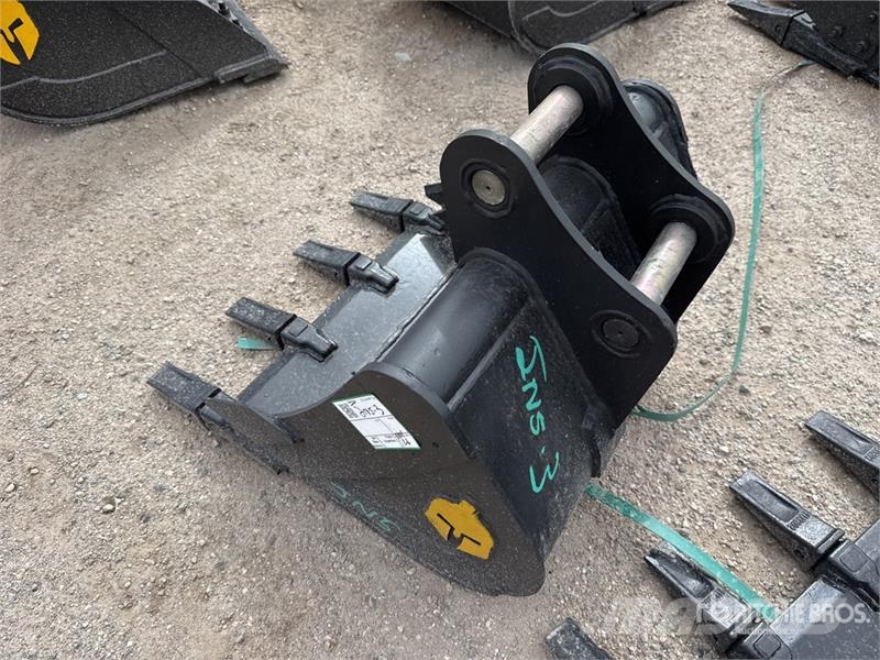 Trojan 24 in Digging Excavator Bucket - Fits 40mm Cat 303 Bakken