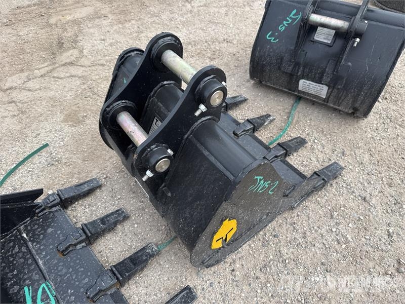 Trojan 24 in Digging Excavator Bucket - Fits 40mm Cat 303 Bakken