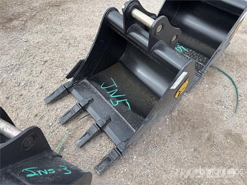 Trojan 24 in Digging Excavator Bucket - Fits 40mm Cat 303 Bakken