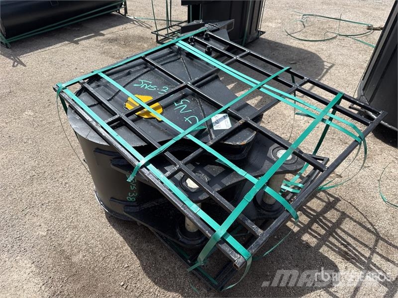 Trojan 24 in Digging Excavator Bucket - Fits 65mm Cat 311 Kašike / Korpe