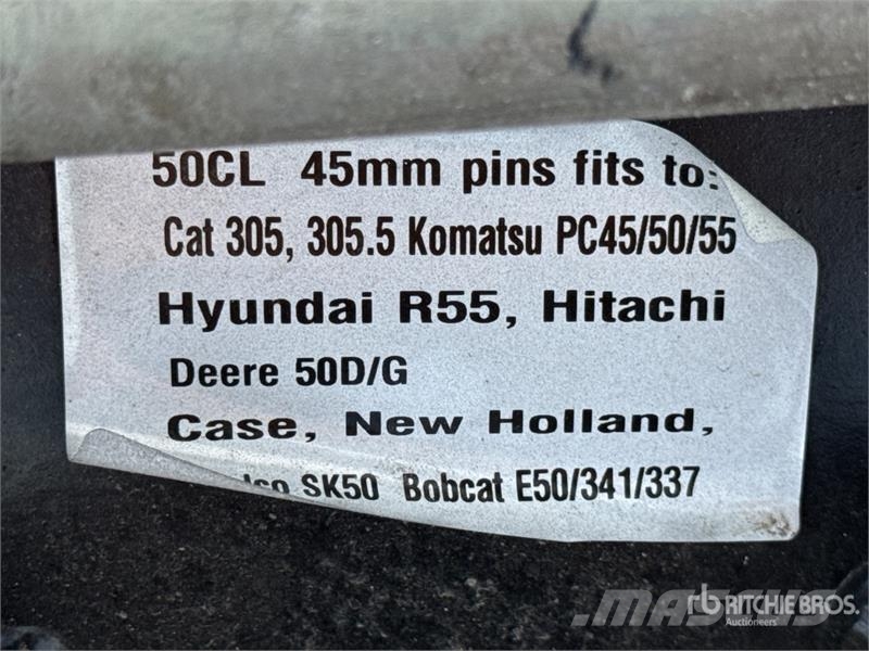 Trojan 42 in Cleanup Excavator Bucket - Fits 45mm Cat 305 Kašike / Korpe