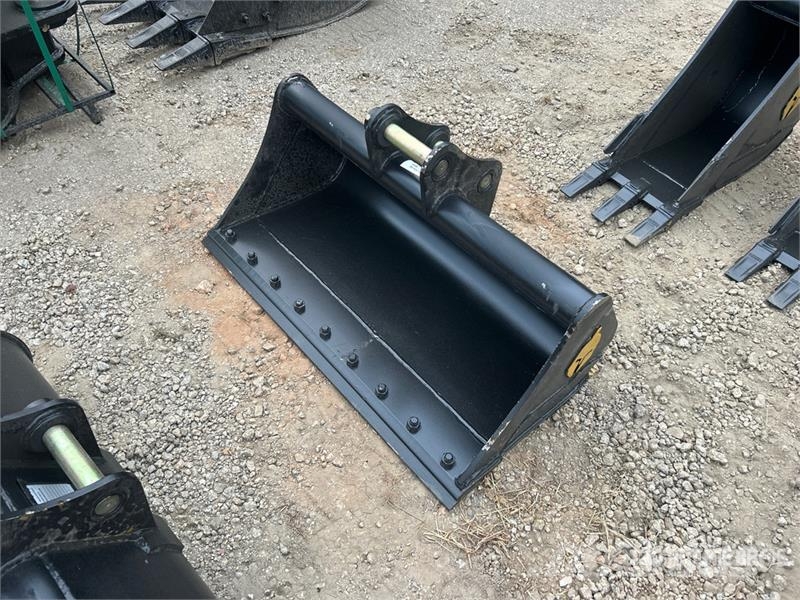 Trojan 42 in Cleanup Excavator Bucket - Fits Cat 303, 303 دلاء