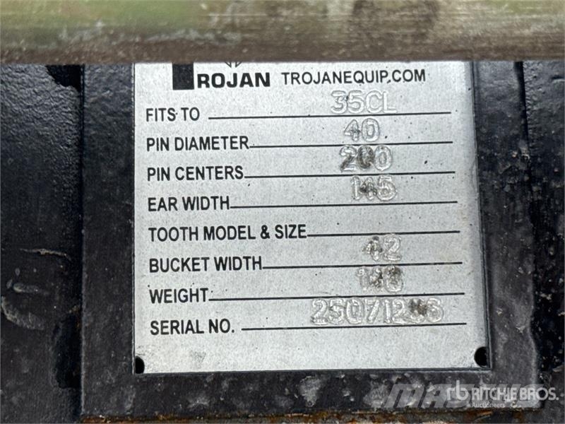 Trojan 42 in Cleanup Excavator Bucket - Fits 40mm Cat 303 Bakken
