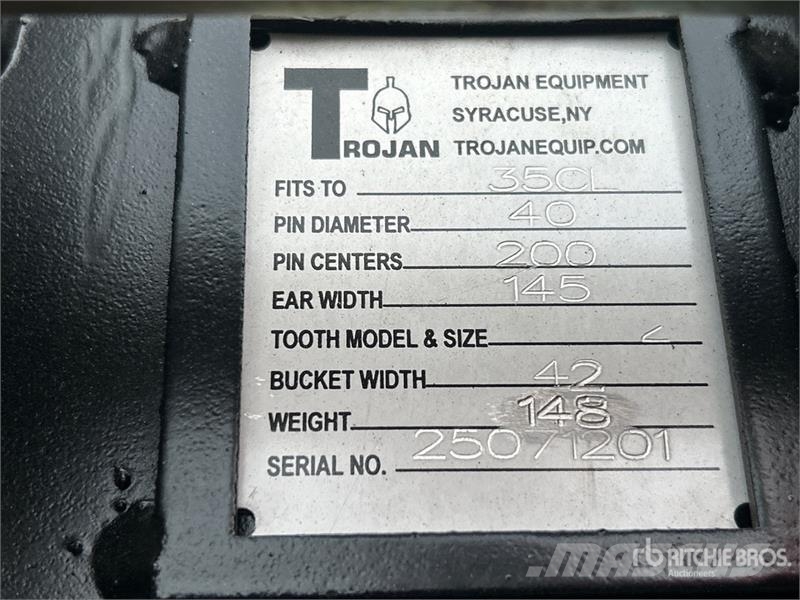 Trojan 42 in Cleanup Excavator Bucket - Fits Cat 303, 303 دلاء