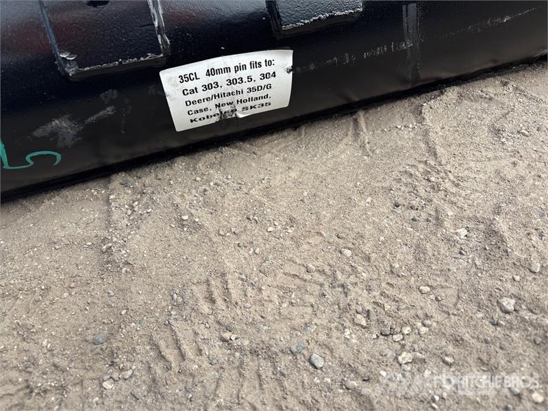 Trojan 42 in Cleanup Excavator Bucket - Fits 40mm Kauhat