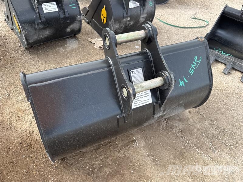 Trojan 42 in Cleanup Excavator Bucket - Fits 45mm Cat 305 Kašike / Korpe