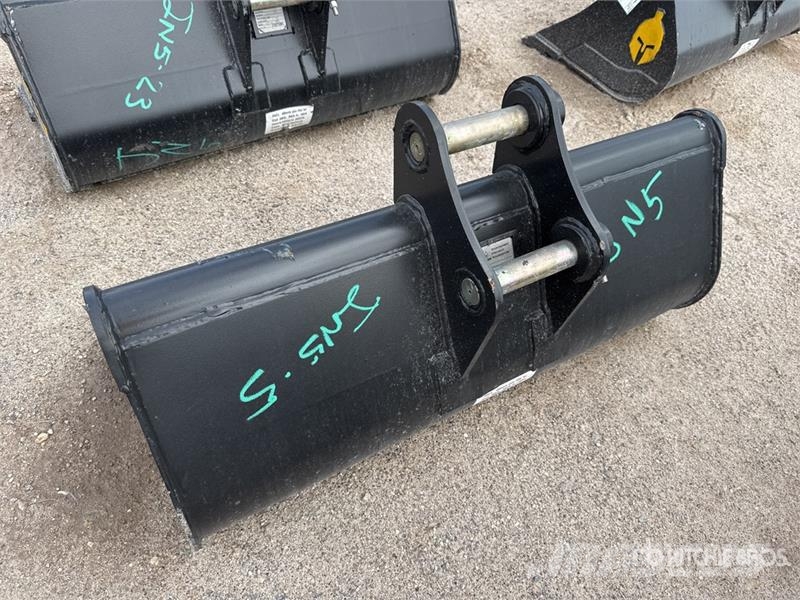 Trojan 42 in Cleanup Excavator Bucket - Fits 40mm Cat 303 Bakken