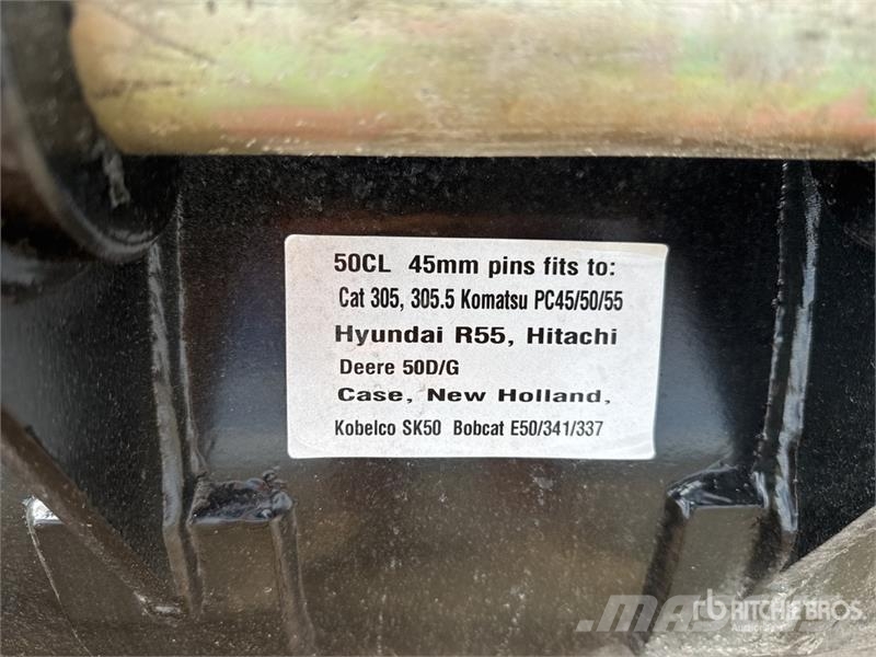 Trojan 42 in Cleanup Excavator Bucket - Fits 45mm Cat 305 Kašike / Korpe