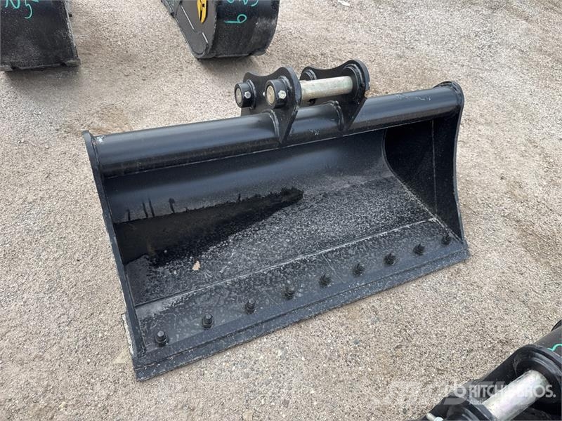 Trojan 42 in Cleanup Excavator Bucket - Fits 40mm Cat 303 Bakken