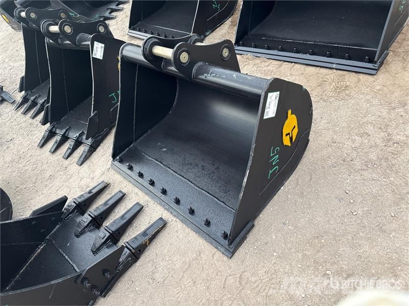 Trojan 42 in Cleanup Excavator Bucket - Fits 45mm Cat 305 Kauhat