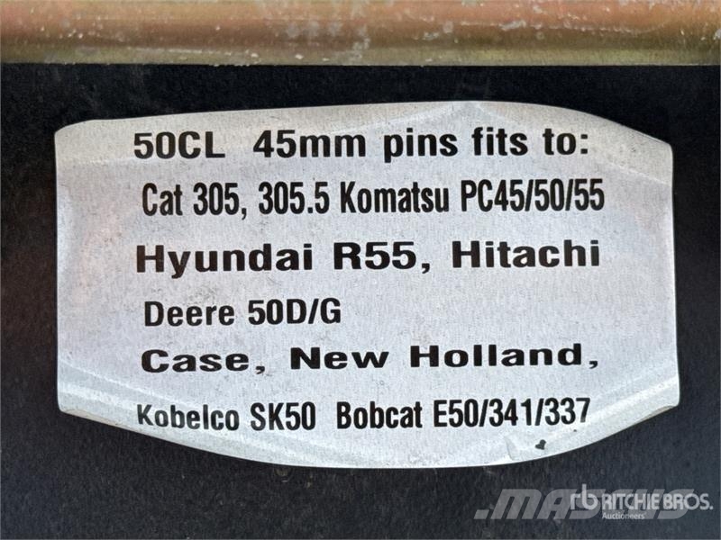 Trojan 42 in Cleanup Excavator Bucket - Fits 45mm Cat 305 Kašike / Korpe