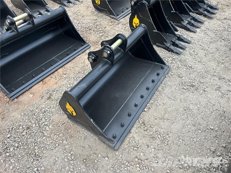 Trojan 42 in Cleanup Excavator Bucket - Fits Cat 303, 303 دلاء