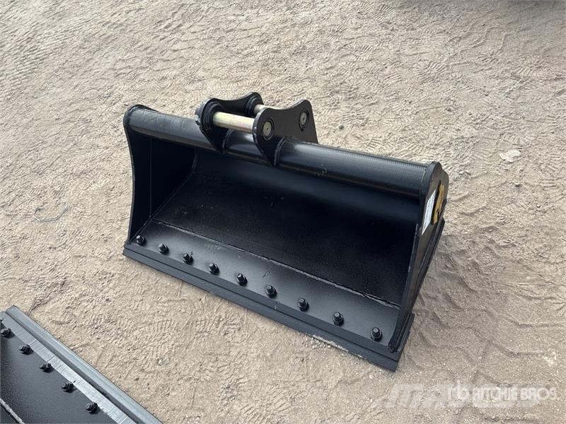 Trojan 42 in Cleanup Excavator Bucket - Fits 40mm Cucharones