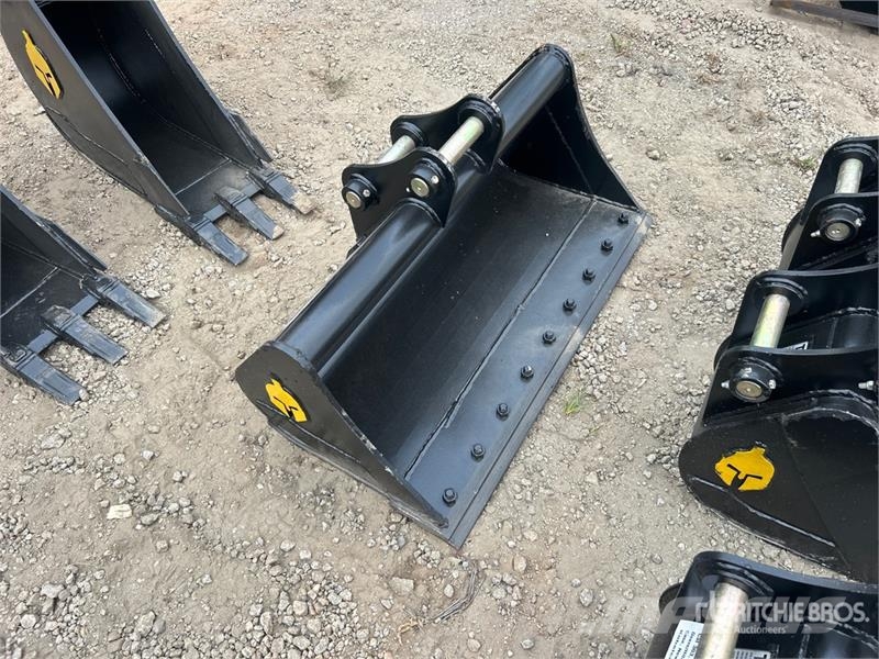 Trojan 42 in Cleanup Excavator Bucket - Fits Cat 303, 303 دلاء