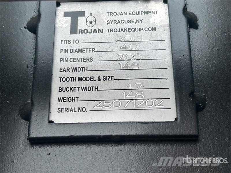 Trojan 42 in Cleanup Excavator Bucket - Fits Cat 303, 303 دلاء