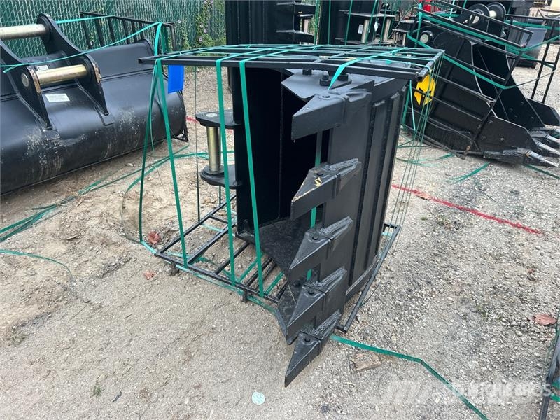 Trojan 42 in Digging Excavator Bucket - Fits Cat 311/312/ دلاء