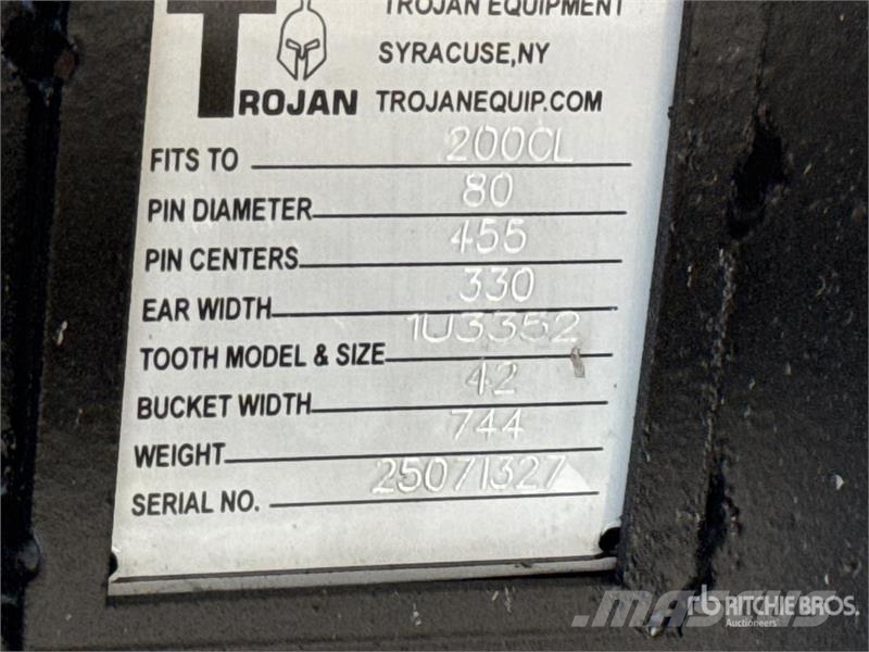 Trojan 42 in Digging Excavator Bucket - Fits 80mm Cat 320 Kašike / Korpe