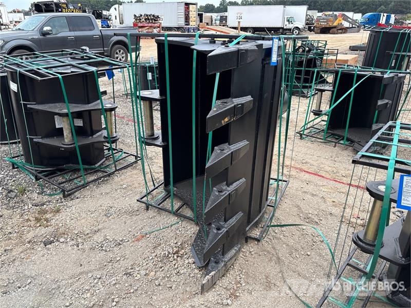 Trojan 54 in Excavator Bucket - Fits 80mm Cat 320/321/323 دلاء
